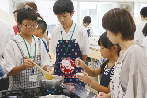 親子クッキングサイエンスの様子